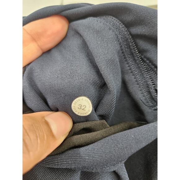 Lululemon Mens Size 32x30 ABC Pants Classic Fit Navy Blue City Preppy - Picture 5 of 5